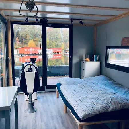 Holidayhouse Ody ספינת מלון