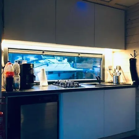 Holidayhouse Ody ספינת מלון *